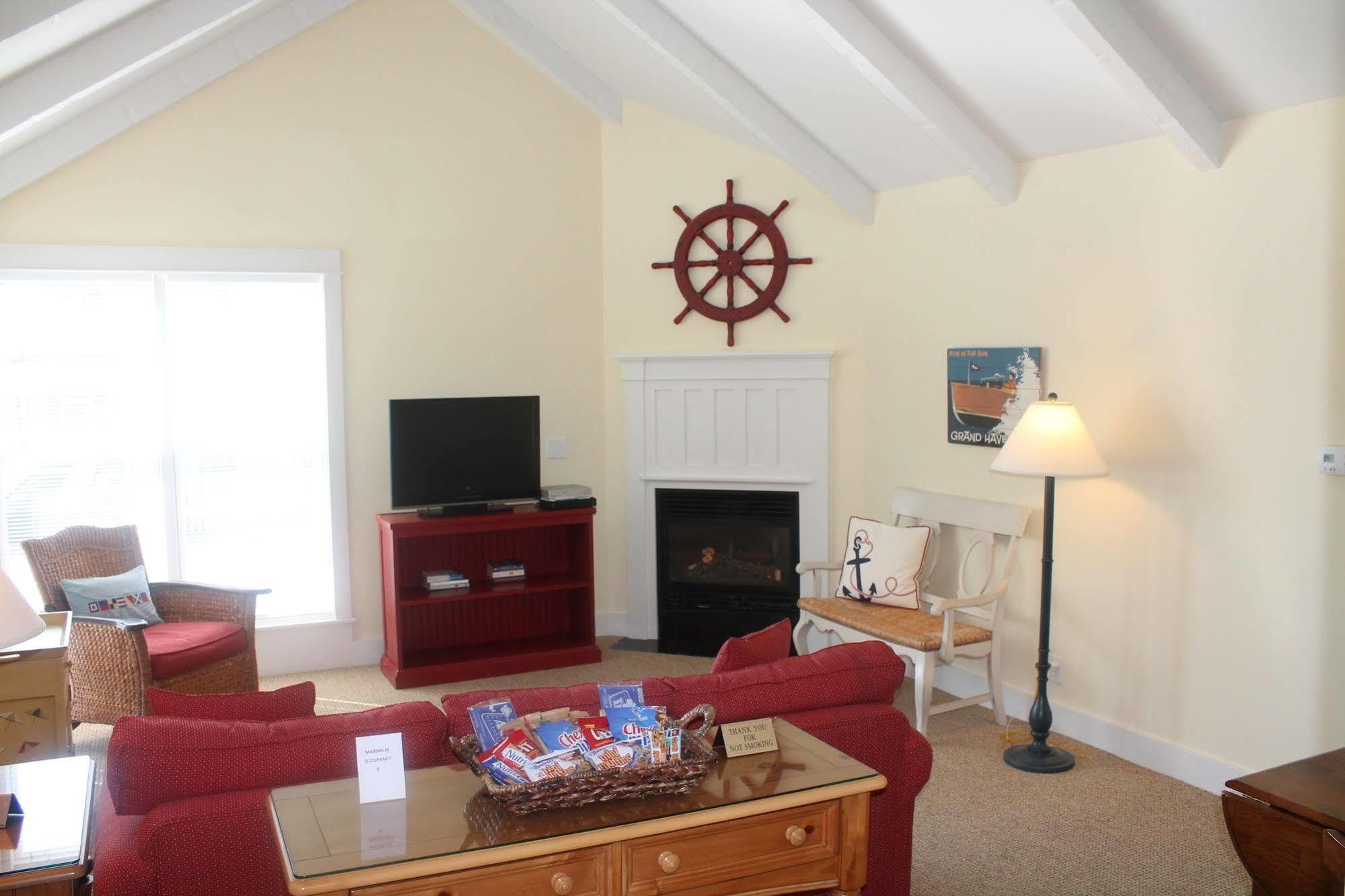 Captain'S Cottage Suites Grand Haven Eksteriør bilde