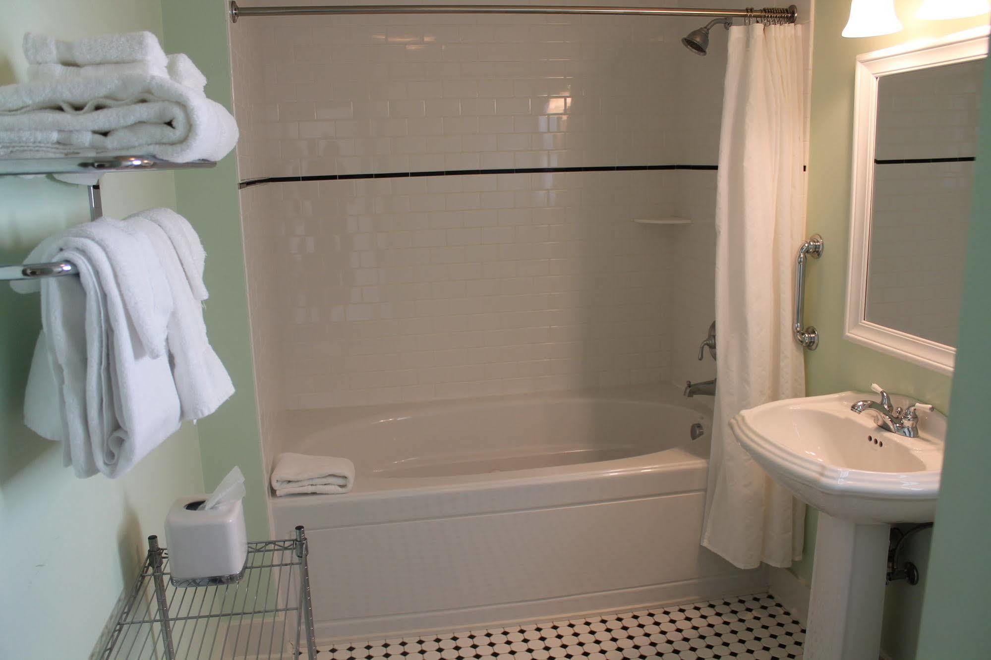 Captain'S Cottage Suites Grand Haven Eksteriør bilde